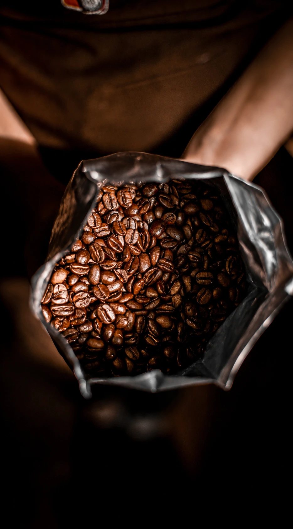 Luxury Platinum Blend coffee offering refined taste and exceptional Italian coffee quality by Velza Global across India, Philippines, and Hong Kong